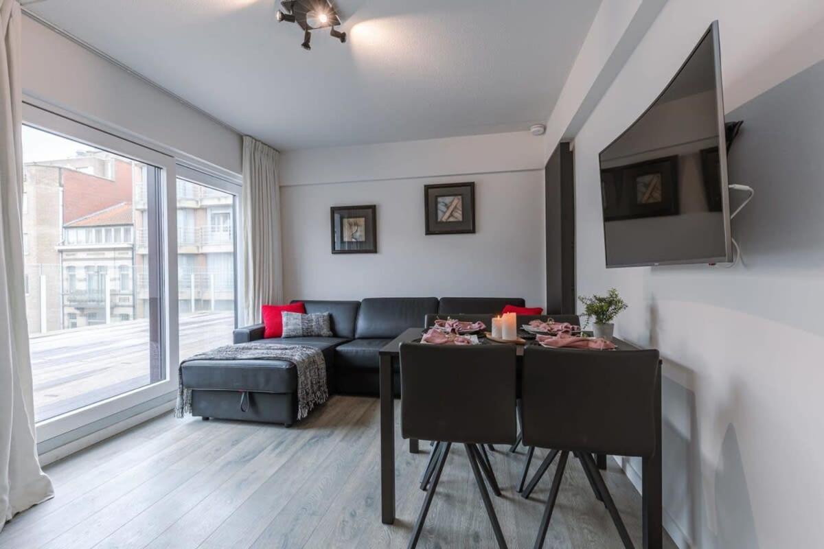 Huswell - Sunny Apartment In Knokke-Heist With Big Terrace Exteriör bild