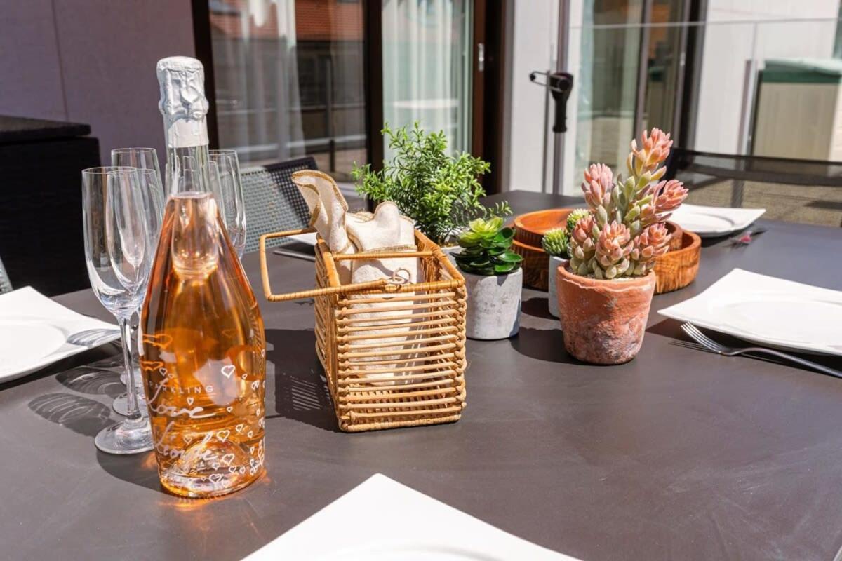 Huswell - Sunny Apartment In Knokke-Heist With Big Terrace Exteriör bild